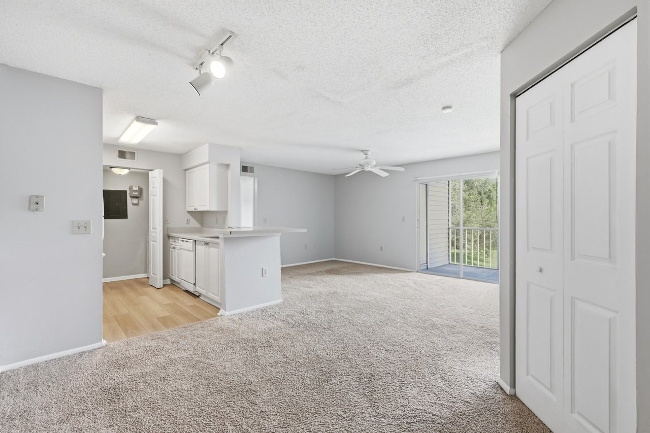 1229 Bermuda Lakes Ln #208 - Photo 3 of 26