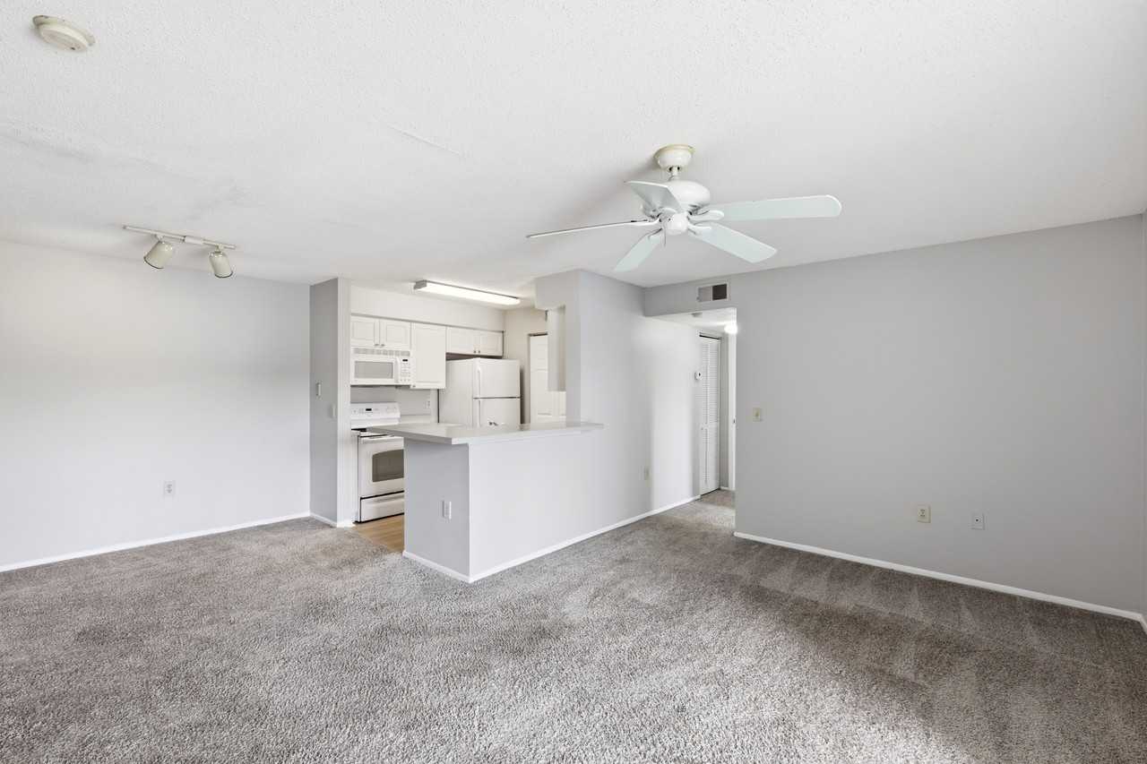 1229 Bermuda Lakes Ln #208 - Photo 7 of 26