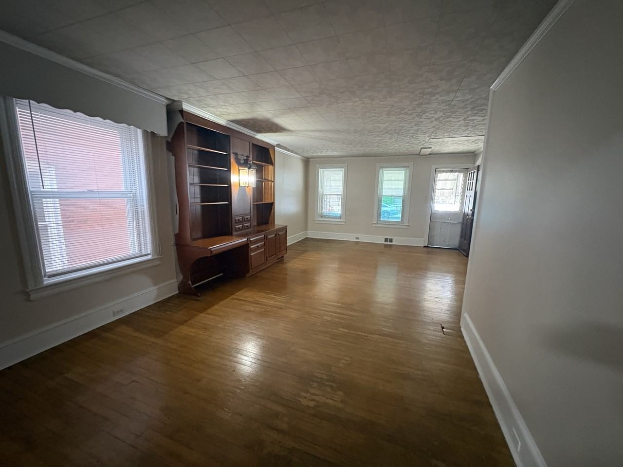 343 Charles St - Photo 3 of 16