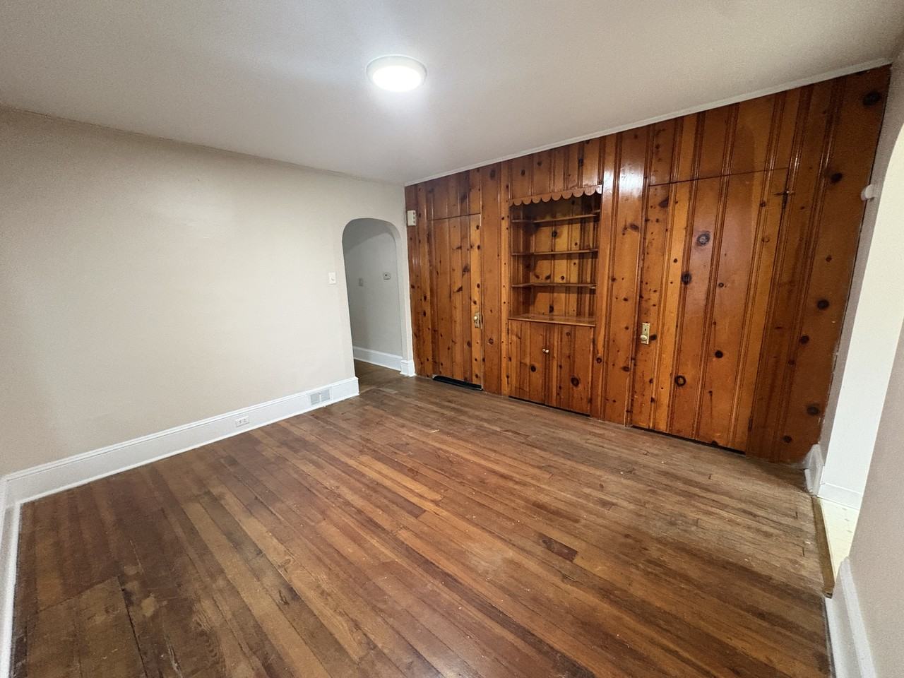 343 Charles St - Photo 5 of 16