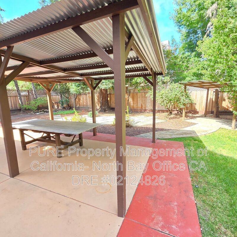 523 Maria Dr - Photo 2 of 8