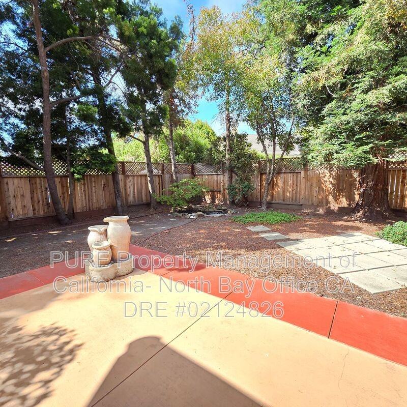 523 Maria Dr - Photo 3 of 8