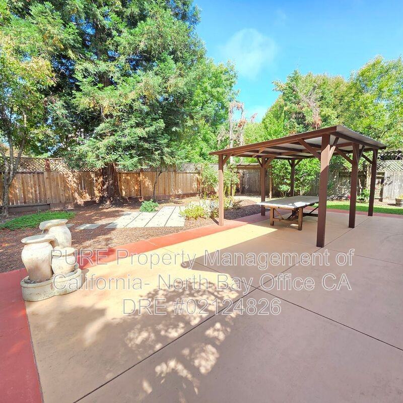 523 Maria Dr - Photo 4 of 8