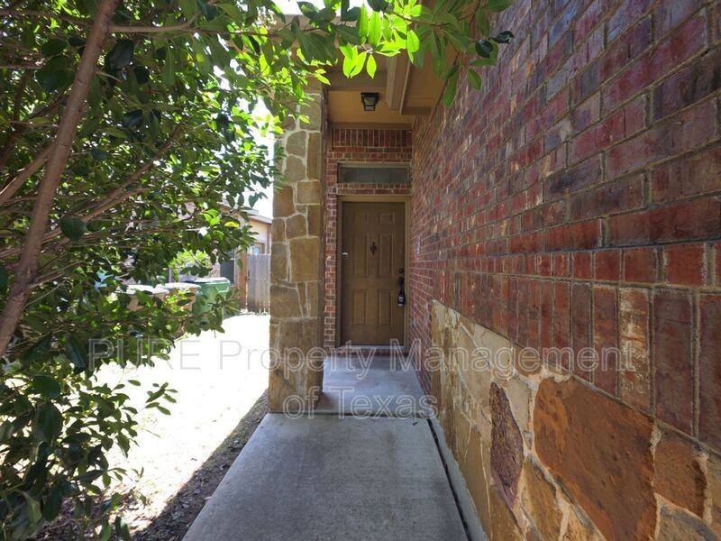 1504 Muirfield Bend Dr #A - Photo 2 of 50