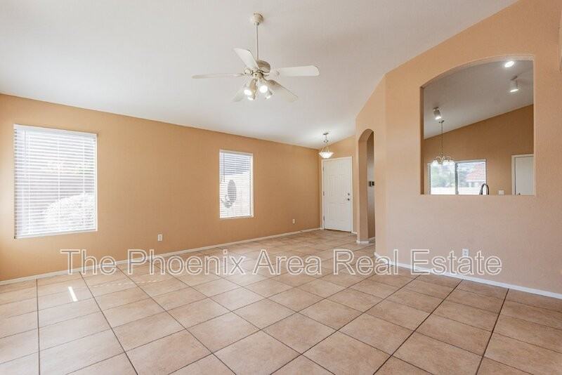 1261 N Balboa Dr - Photo 6 of 36