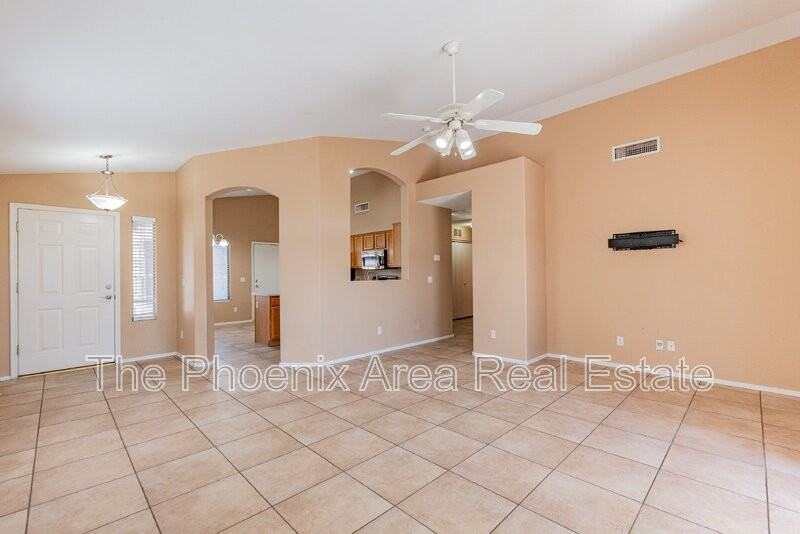 1261 N Balboa Dr - Photo 2 of 36