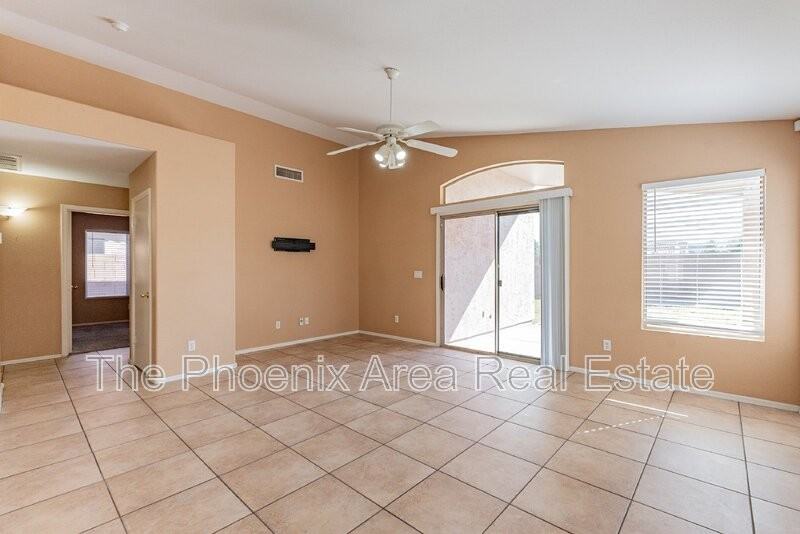 1261 N Balboa Dr - Photo 4 of 36