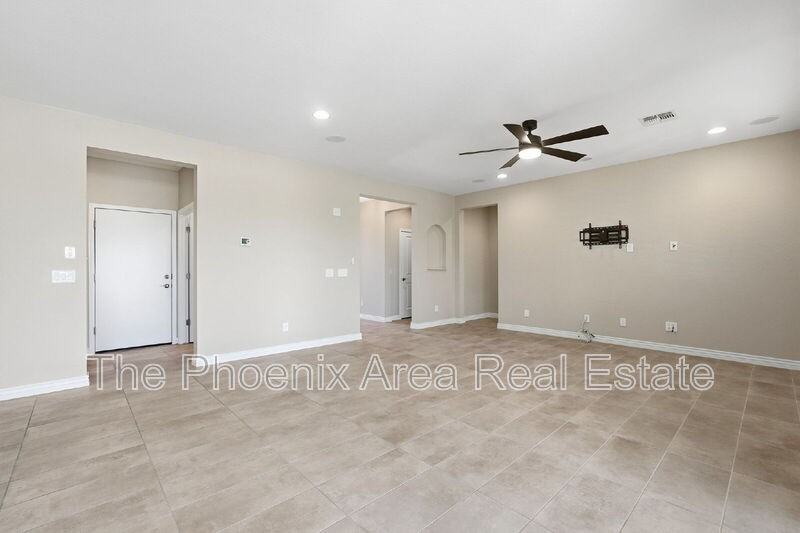 39725 N Hailey Ln - Photo 5 of 50