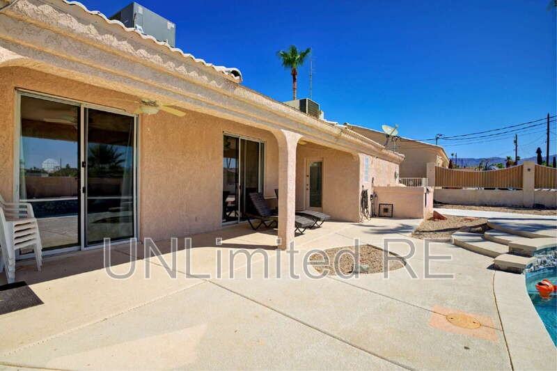 304 Acoma Blvd S - Photo 5 of 50