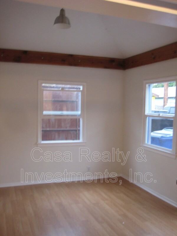 823 Broadway St - Photo 7 of 9