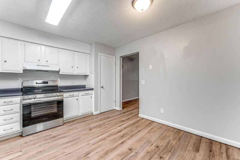 742 N 6th St - Photo 3 of 20