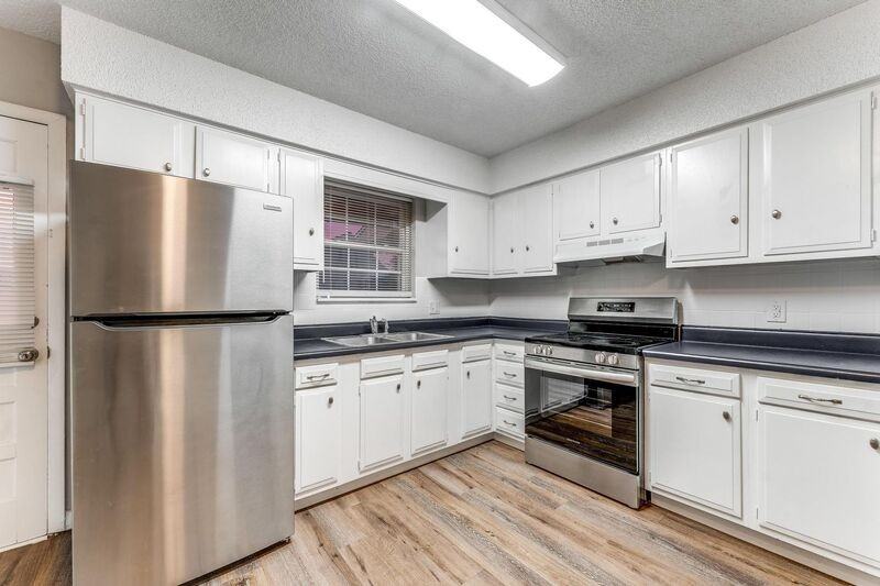 742 N 6th St - Photo 4 of 20
