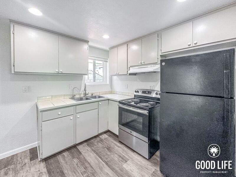 329 W 14th St - Photo 5 of 15