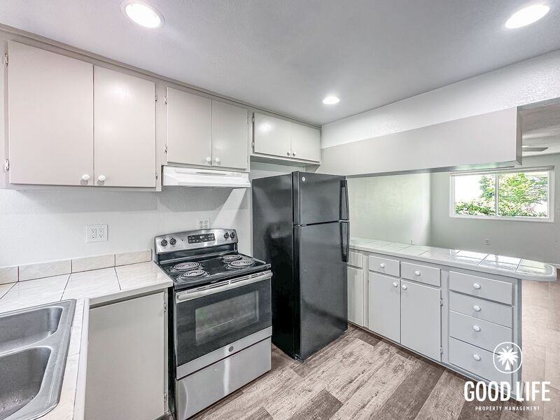 329 W 14th St - Photo 6 of 15