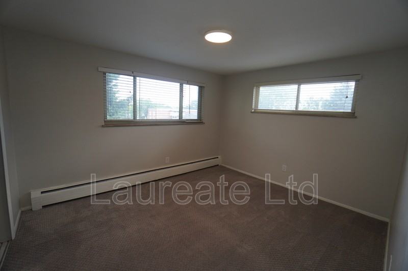 757 Oak St #D - Photo 6 of 10