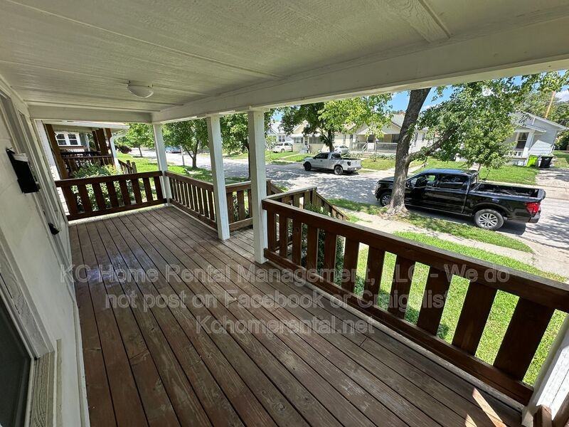 1227 E 22nd Ave - Photo 5 of 27