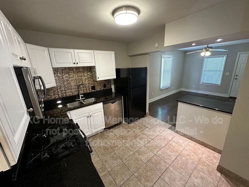1227 E 22nd Ave - Photo 7 of 27