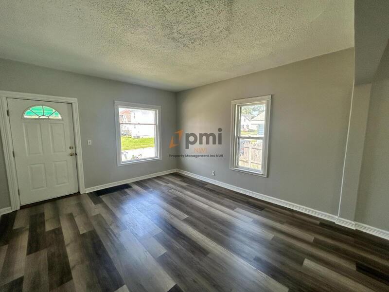 906 2nd St - Photo 5 of 19
