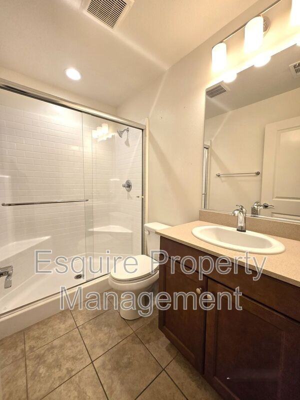 433 Castiano St - Photo 6 of 43