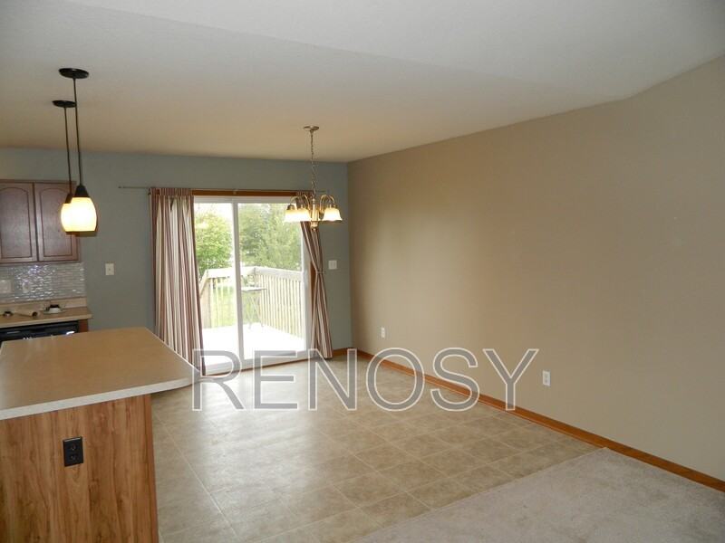 809 Se 12th St - Photo 4 of 17
