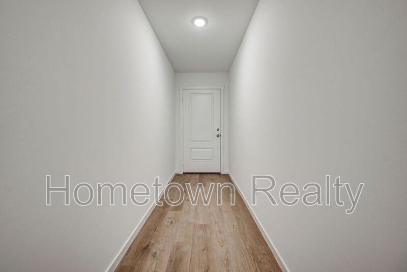 9612 Nw 123rd St - Photo 4 of 30