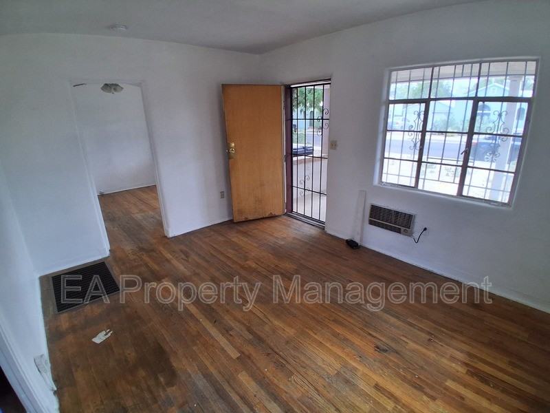 11th St Sw - Photo 3 of 10