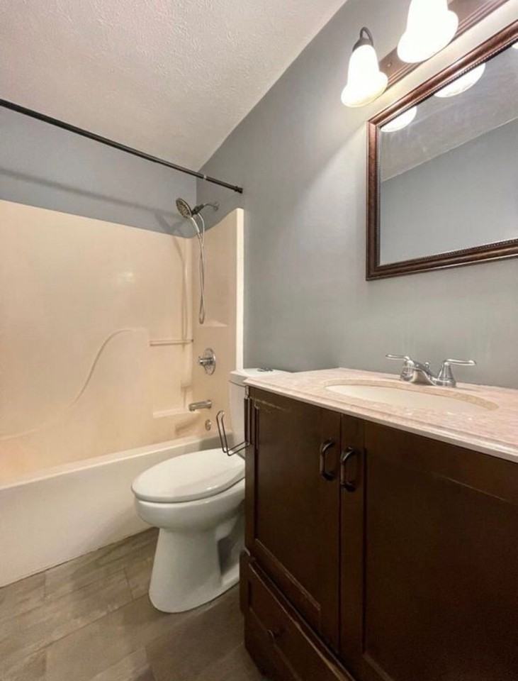 114 E Franklin St #2 - Photo 7 of 14