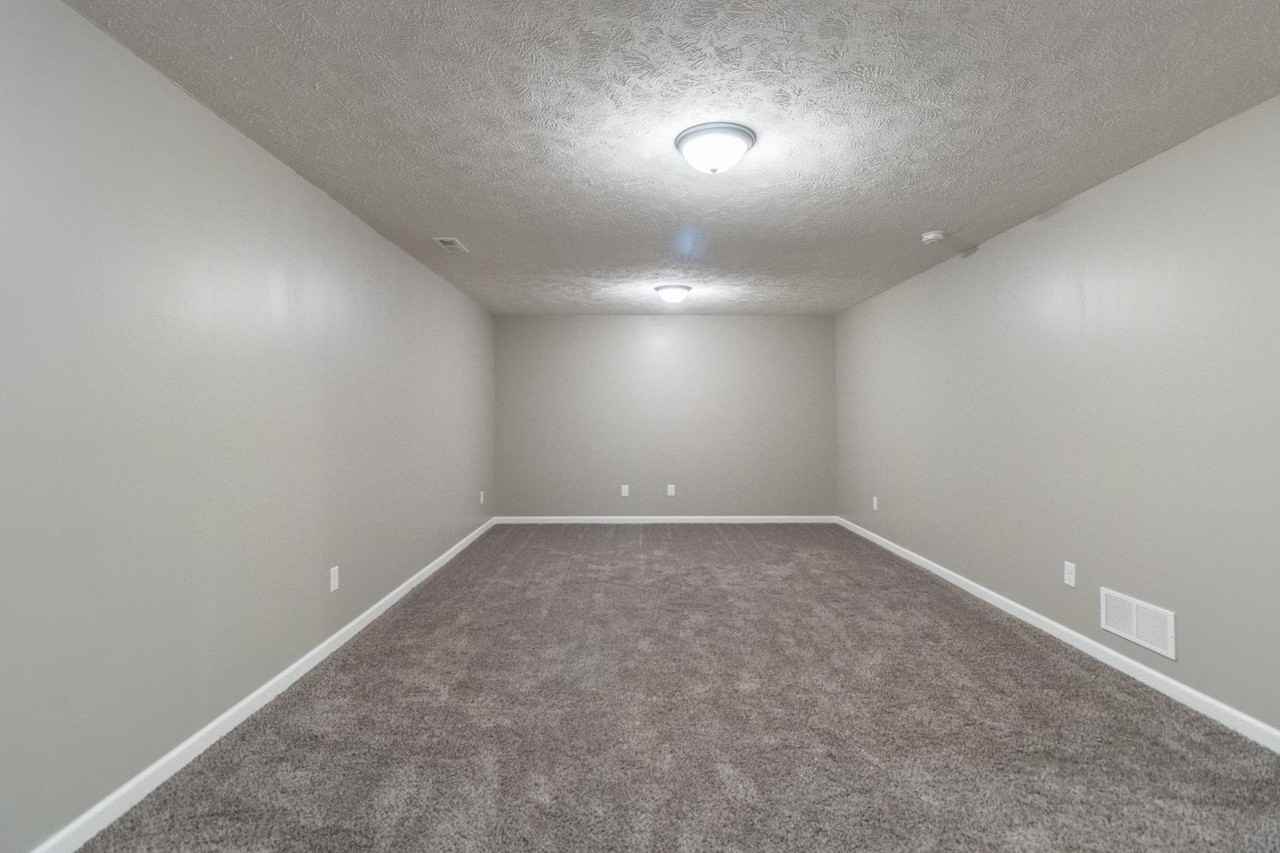 6241 Whitewater Ln - Photo 2 of 26