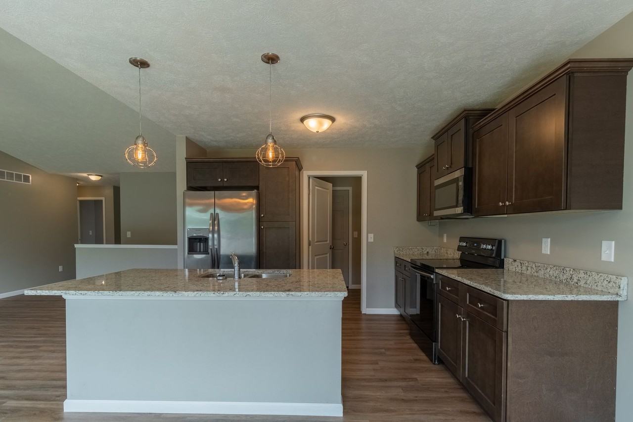 6241 Whitewater Ln - Photo 4 of 26