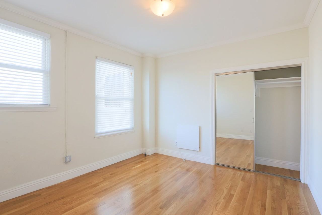 1918 Lakeshore Ave #64 - Photo 7 of 13