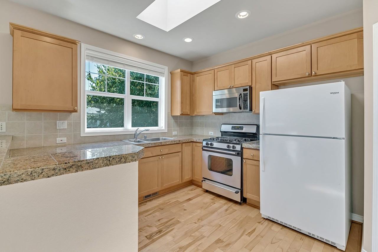 6505 188th Pl Ne ##105 - Photo 7 of 23