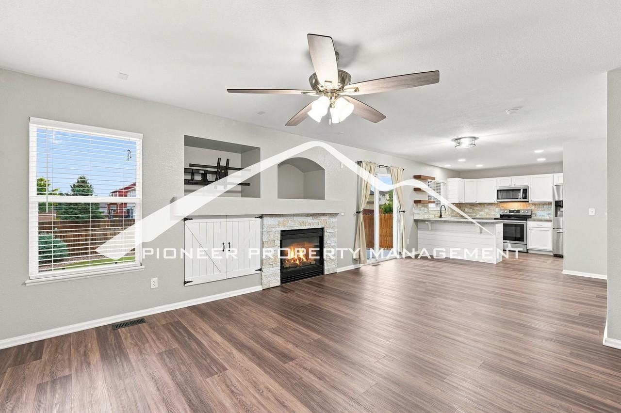 8018 Parsonage Ln - Photo 4 of 33