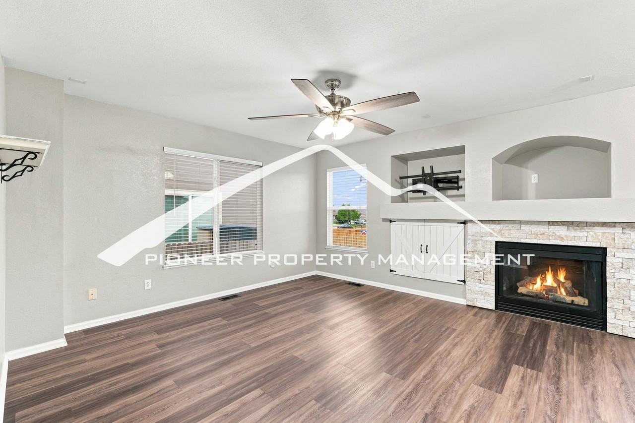 8018 Parsonage Ln - Photo 5 of 33