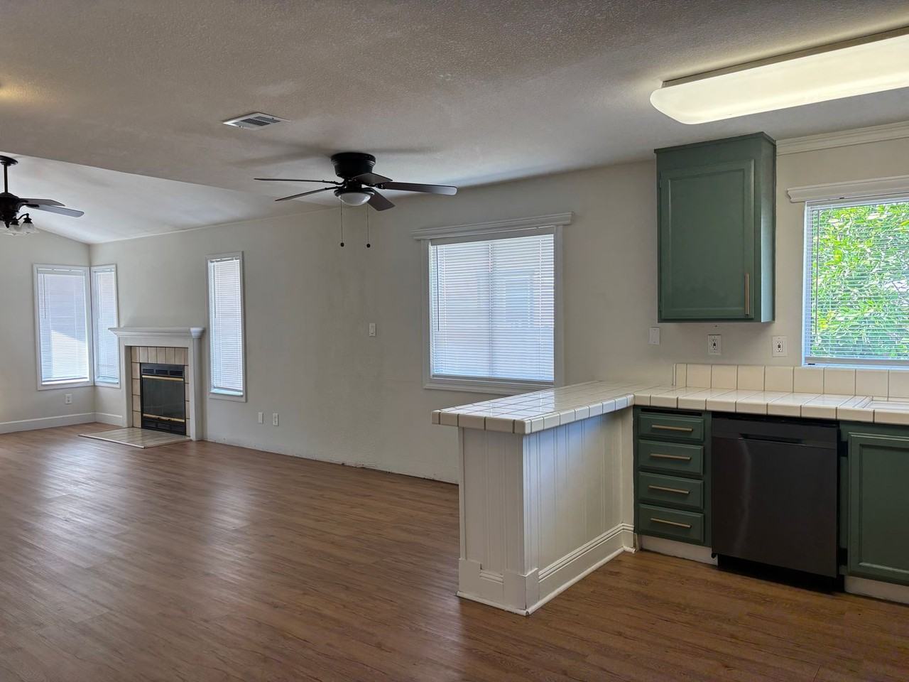 374 Aaron Cir - Photo 6 of 23