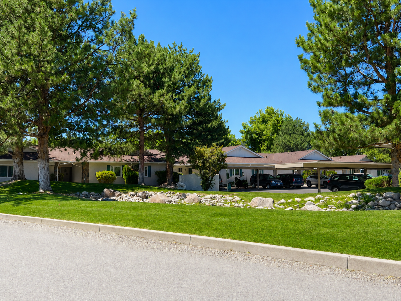 Quail Manor Townhomes - Photo 3 of 9