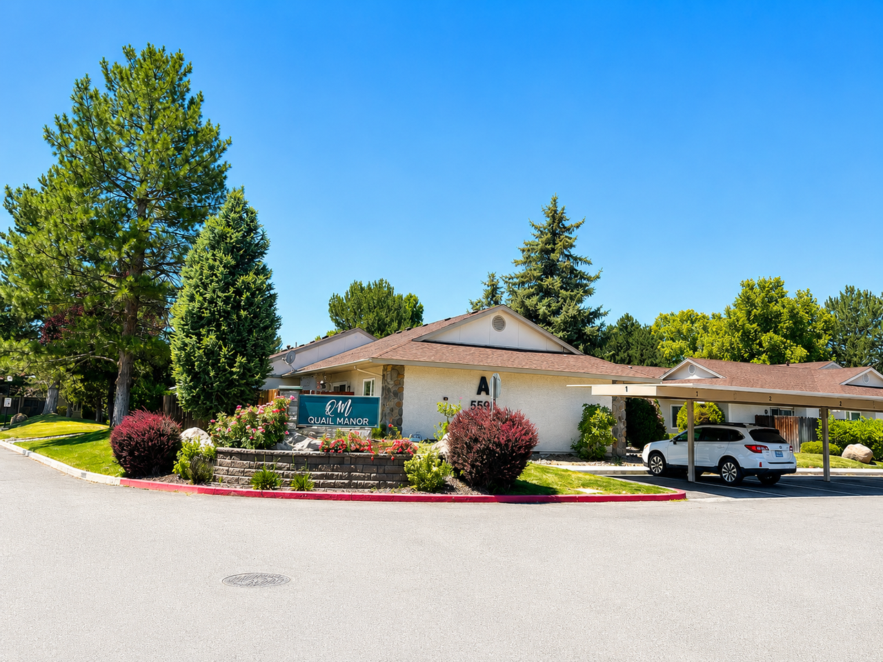 Quail Manor Townhomes - Photo 4 of 9