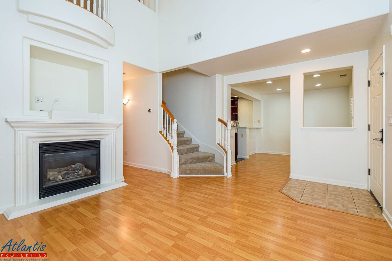 3931 Mosher Dr - Photo 4 of 18