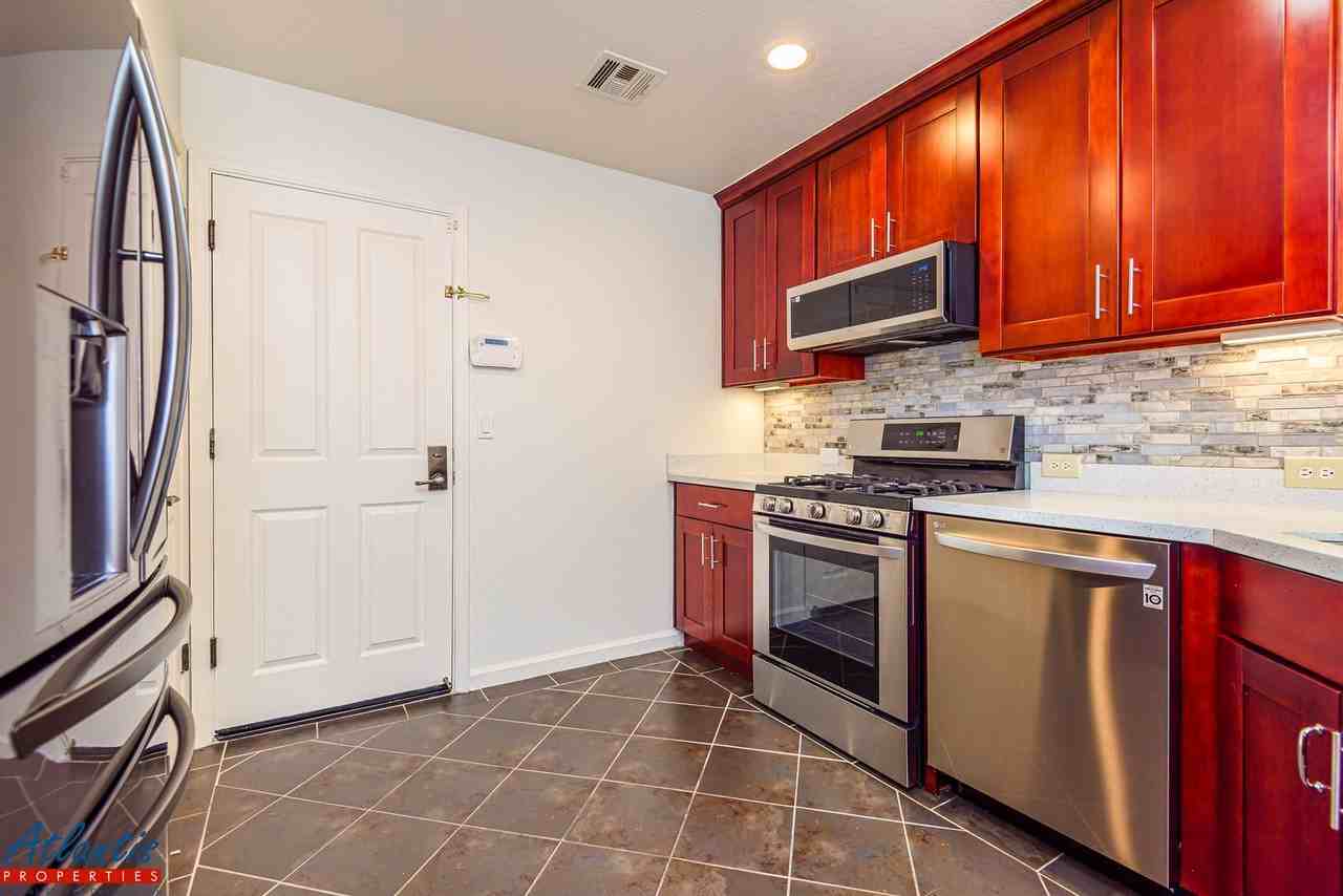3931 Mosher Dr - Photo 7 of 18