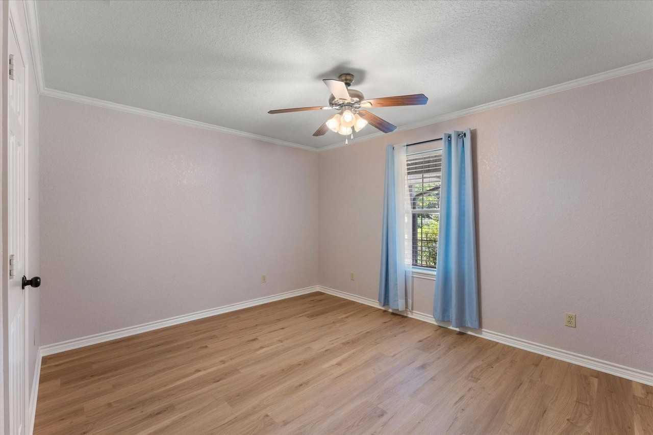 116 Meadowood Rd - Photo 3 of 10