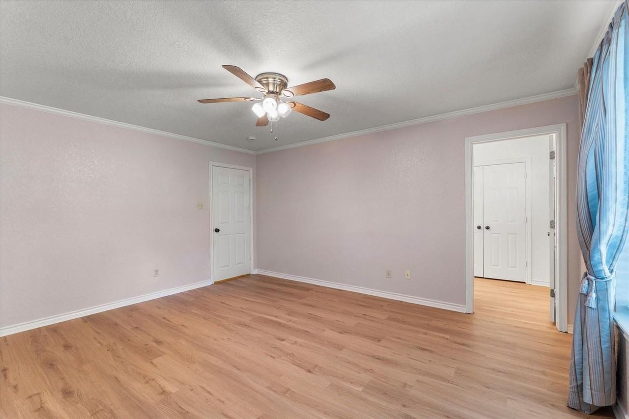 116 Meadowood Rd - Photo 4 of 10