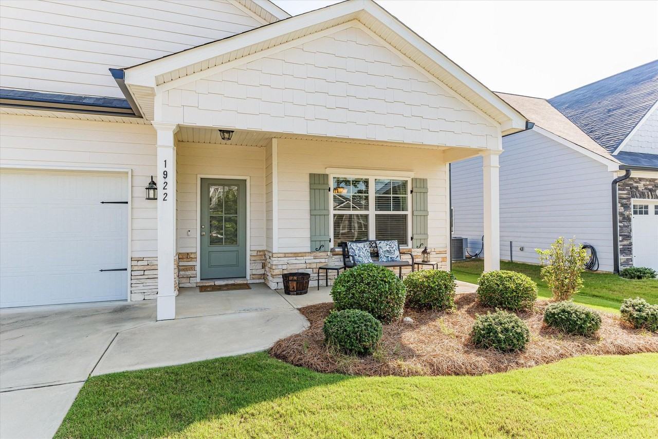 1922 Preservation Cir - Photo 4 of 35