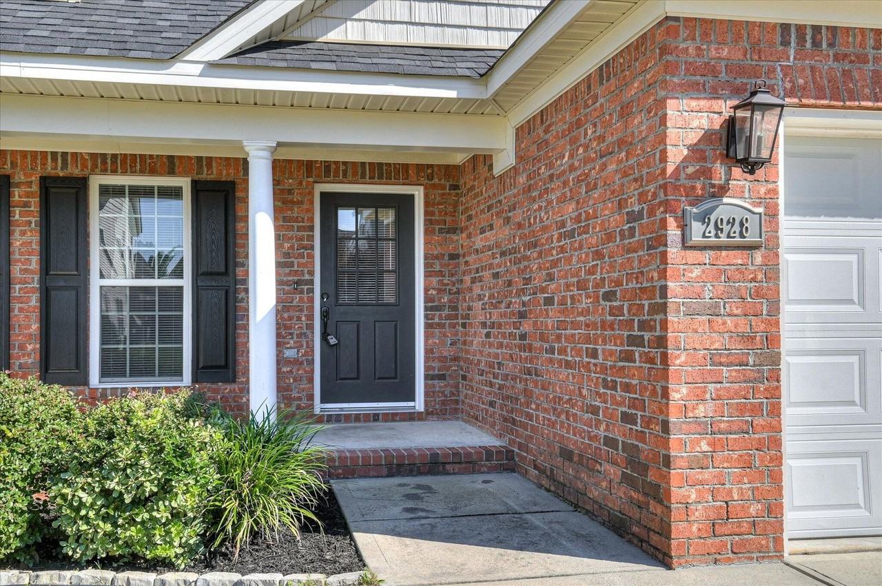 2928 Aylesbury Dr - Photo 4 of 37