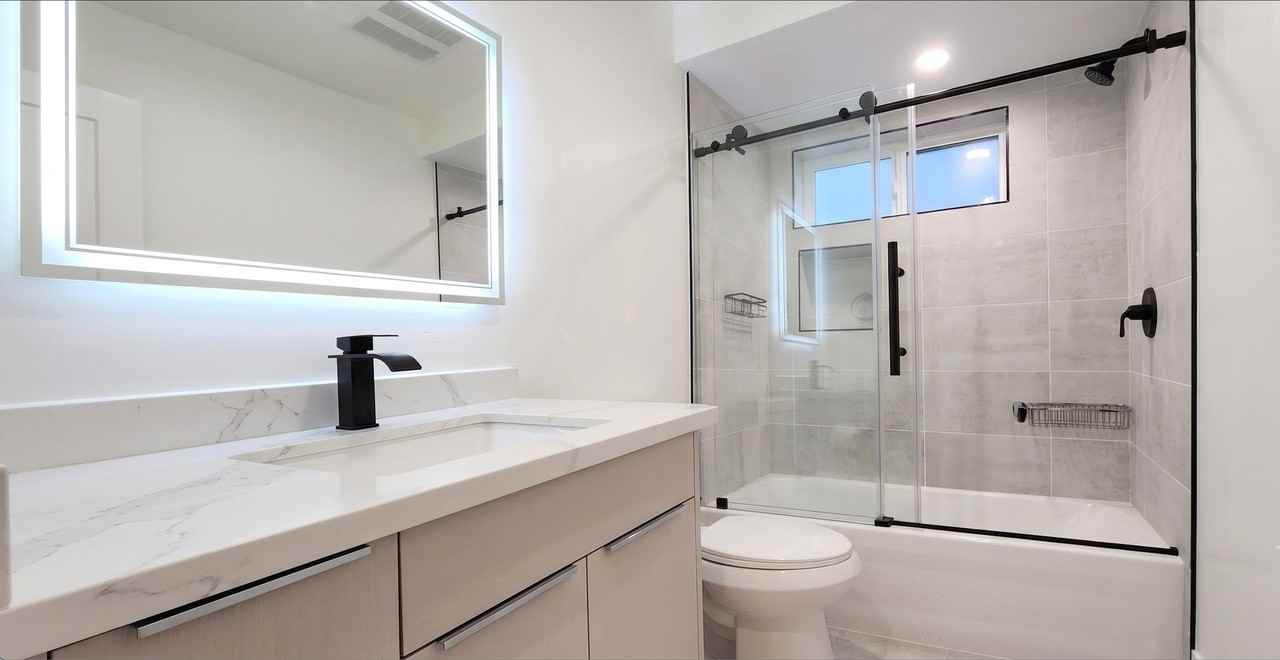 1345 3/6 Seward St - Photo 3 of 16