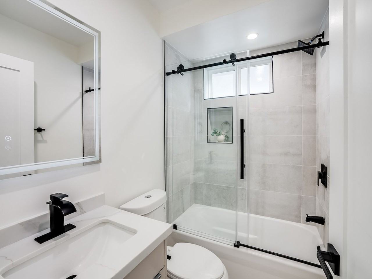 1345 3/6 Seward St - Photo 6 of 16