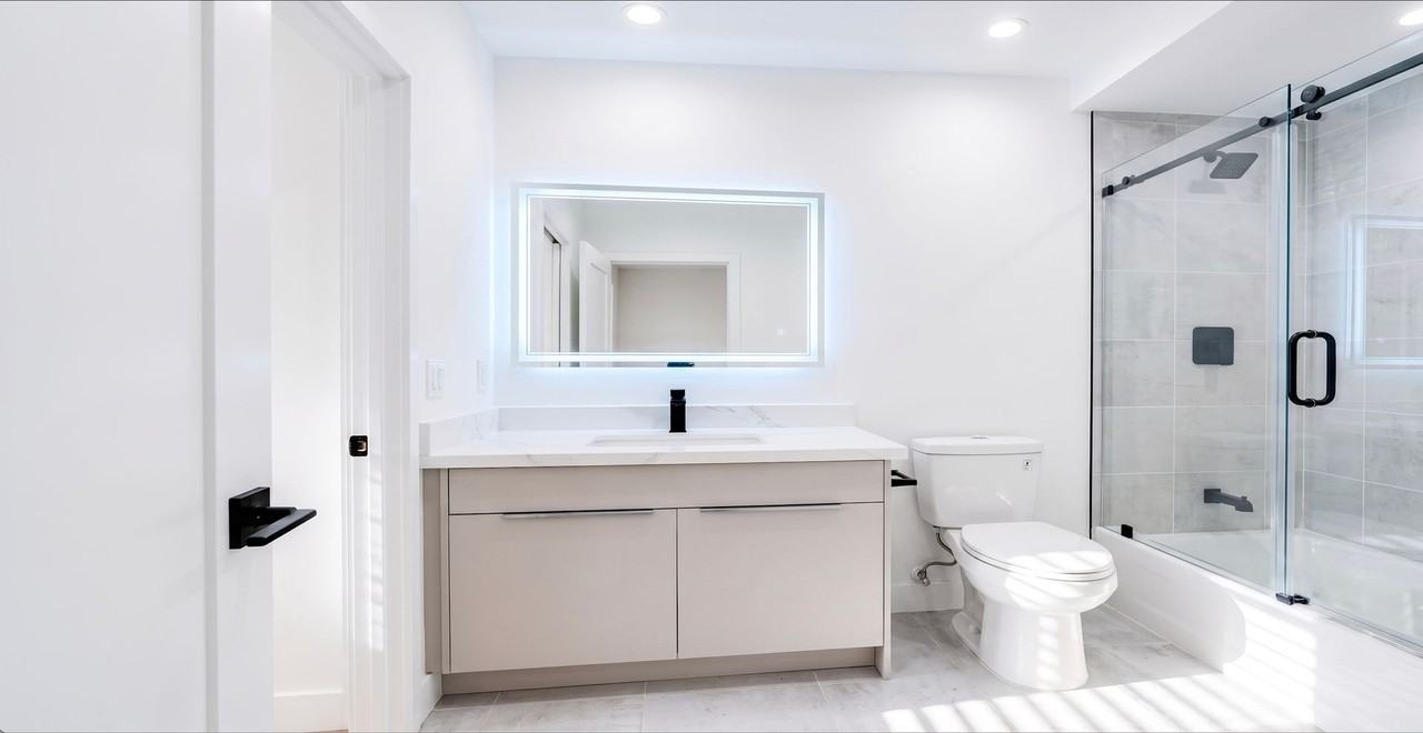 1345 3/6 Seward St - Photo 7 of 16