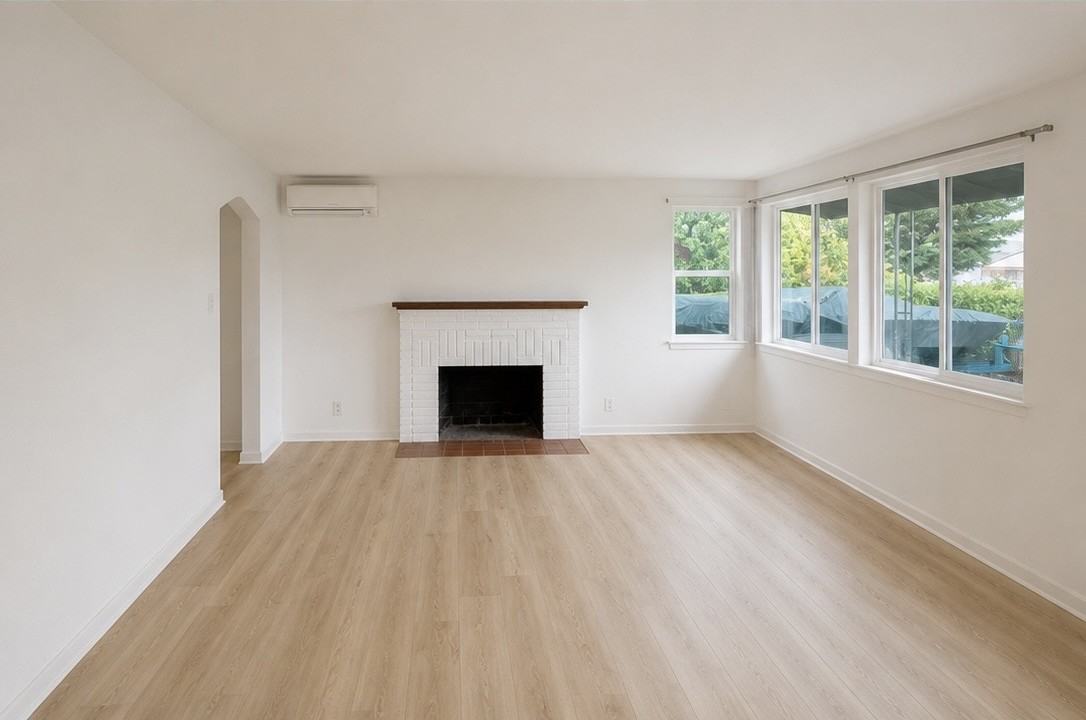 15209 6th Ave Ne #NA - Photo 4 of 21