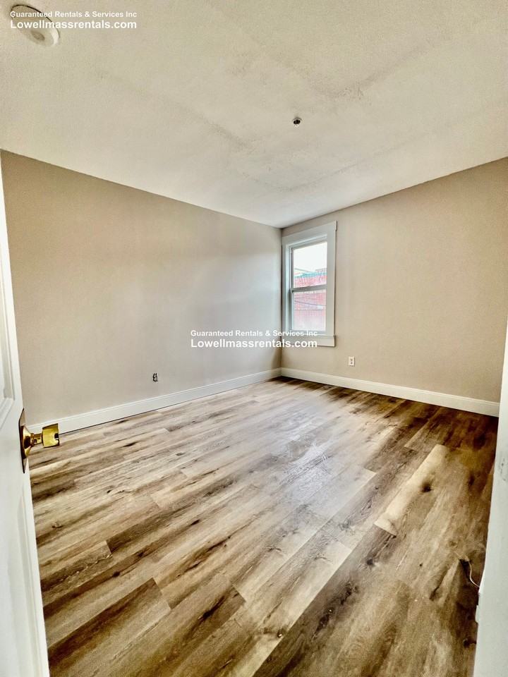 603 Broadway St #2R - Photo 2 of 8