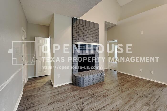 905 Freshwood Ct - Photo 4 of 23