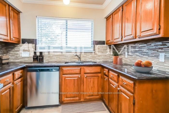 6330 Dellfern Dr - Photo 3 of 18
