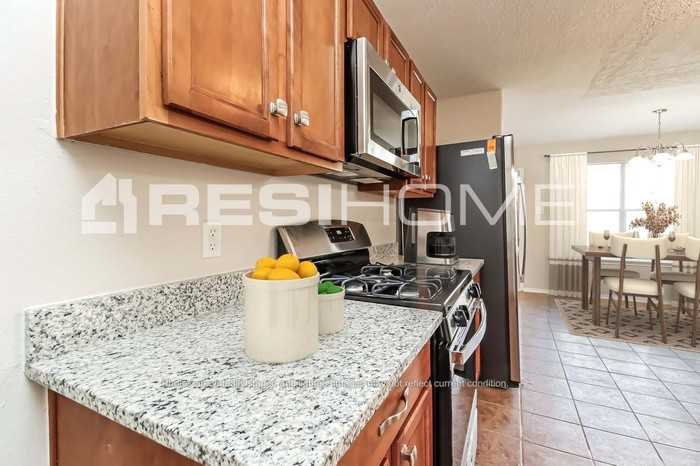 17203 Hawks Landing Dr - Photo 3 of 19